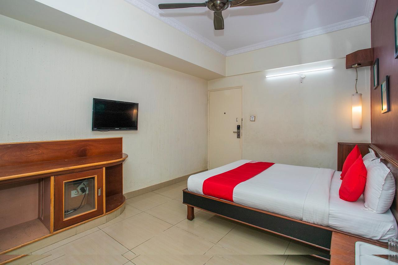 Oyo 18762 Vaishnavi Residency Hotel Bangalore Luaran gambar