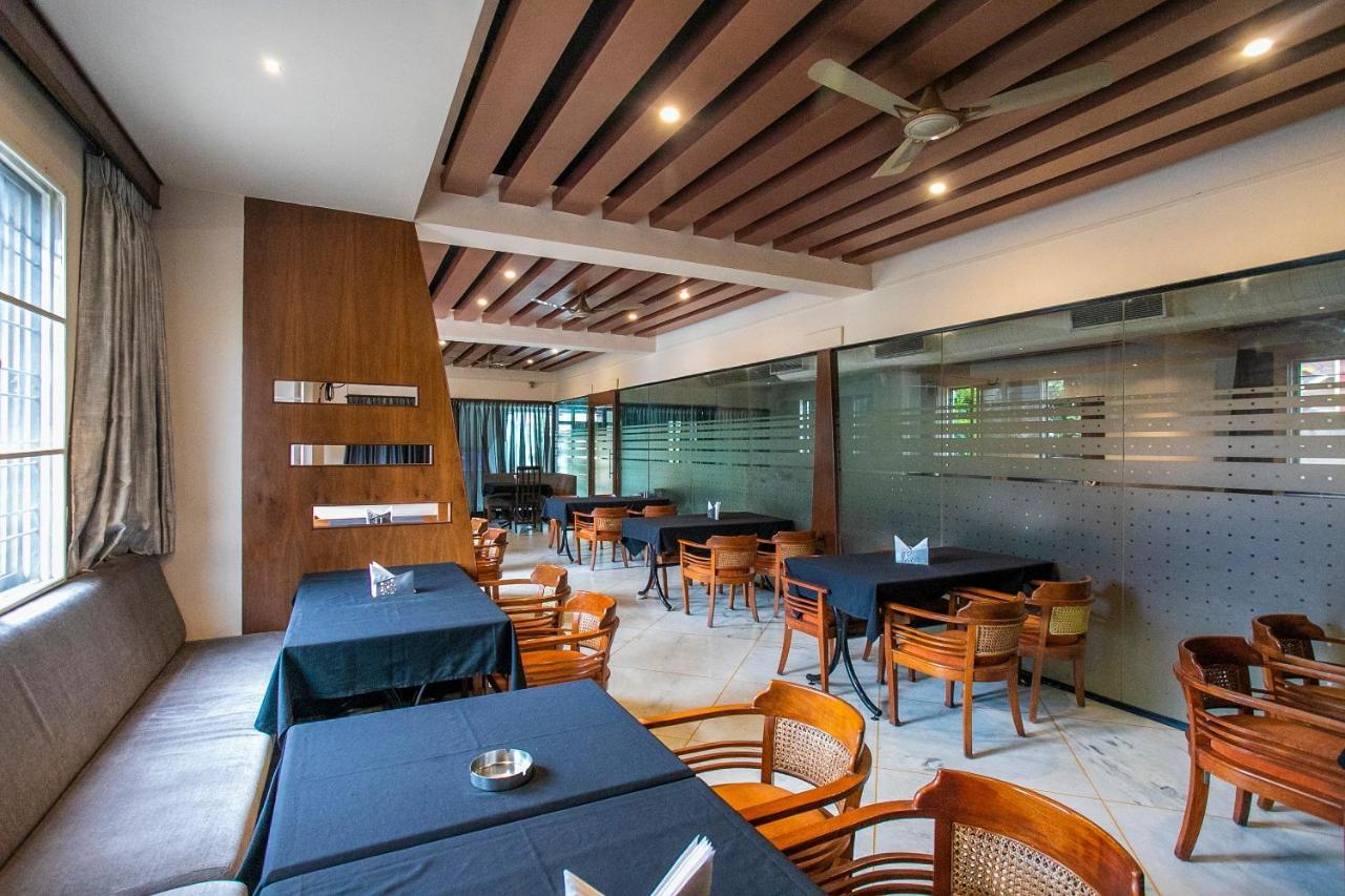 Oyo 18762 Vaishnavi Residency Hotel Bangalore Luaran gambar