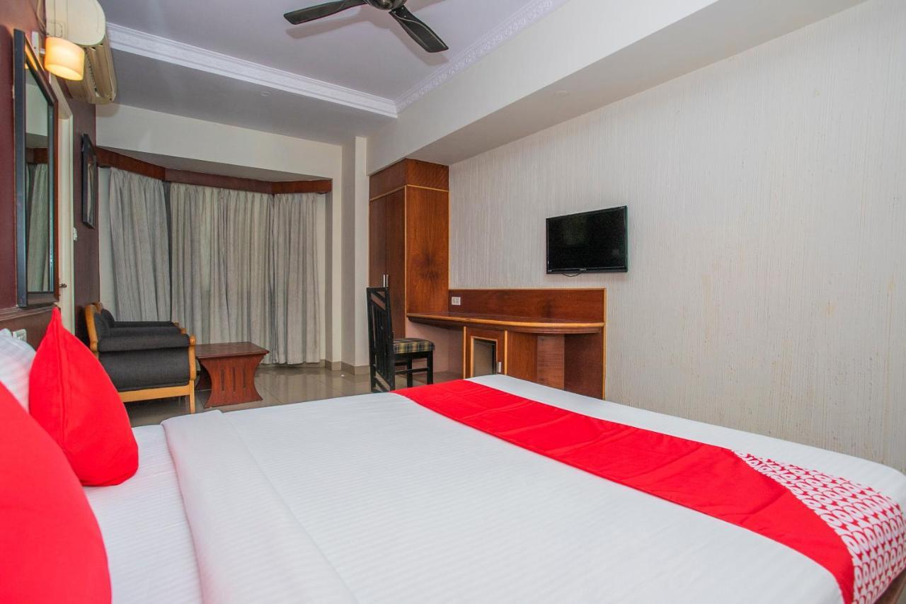 Oyo 18762 Vaishnavi Residency Hotel Bangalore Luaran gambar