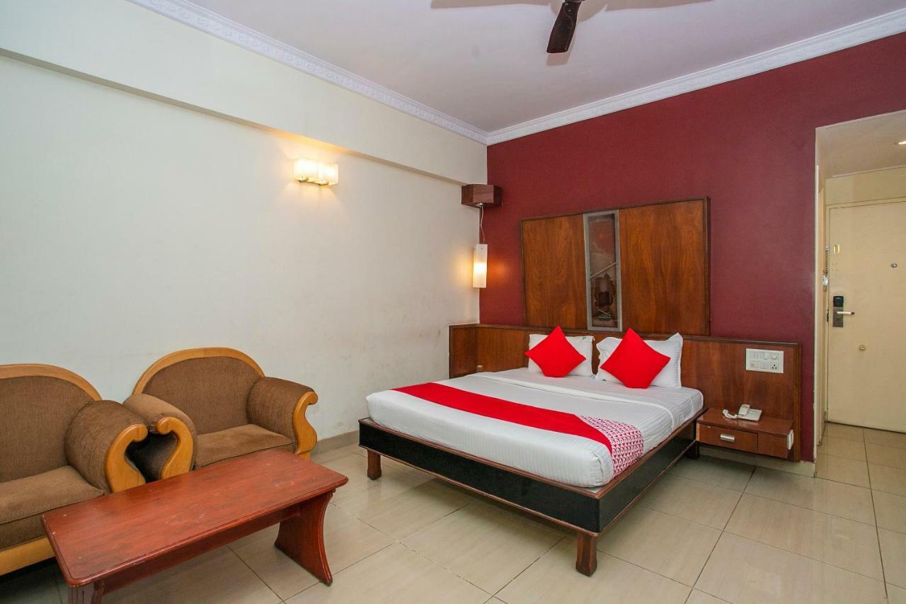 Oyo 18762 Vaishnavi Residency Hotel Bangalore Luaran gambar